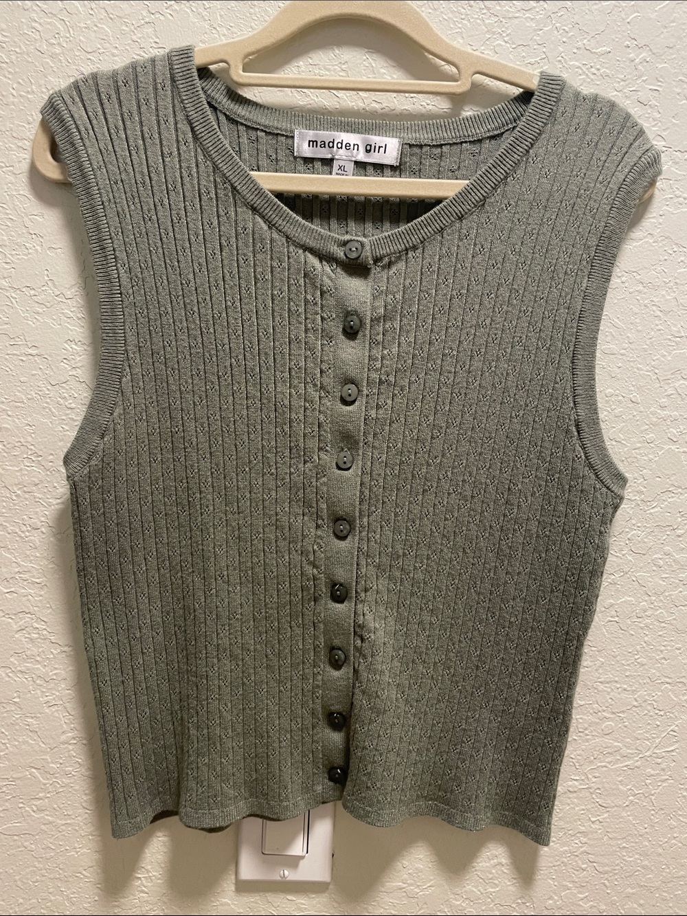 Madden Girl Sage Ribbed Button Front Sleeveless Tank